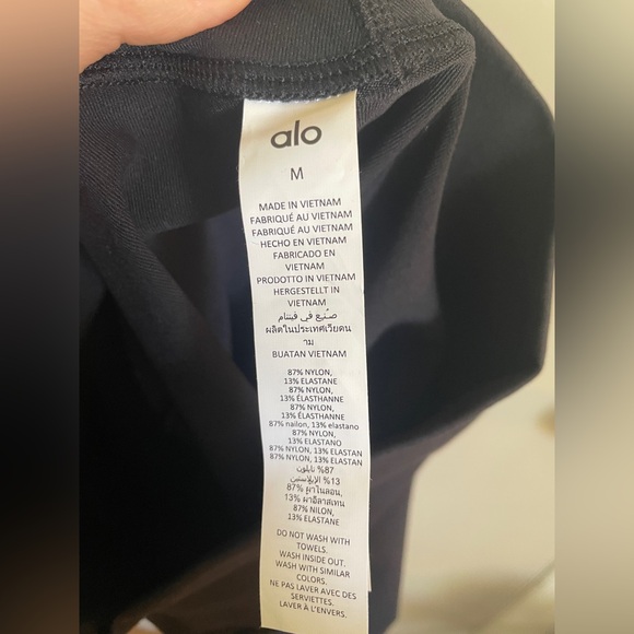 ALO Yoga Black Leggings - Picture 6 of 7